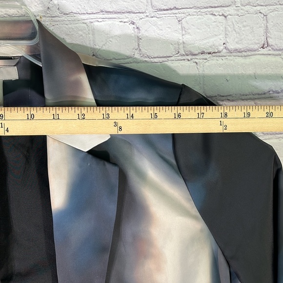 H&M Men's Tie Dye Classic Fit Blazer. Size: Large - Picture 8 of 12